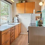2 Bedroom Awesome In Dom wakacyjny