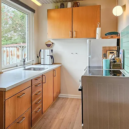 2 Bedroom Awesome In Casa de Férias