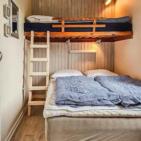 2 Bedroom Awesome In Casa de Férias Hejls