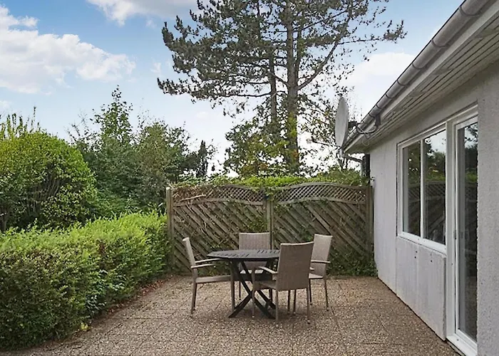 2 Bedroom Awesome In Semesterbostad