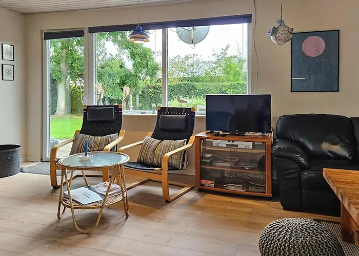 Semesterbostad 2 Bedroom Awesome In *