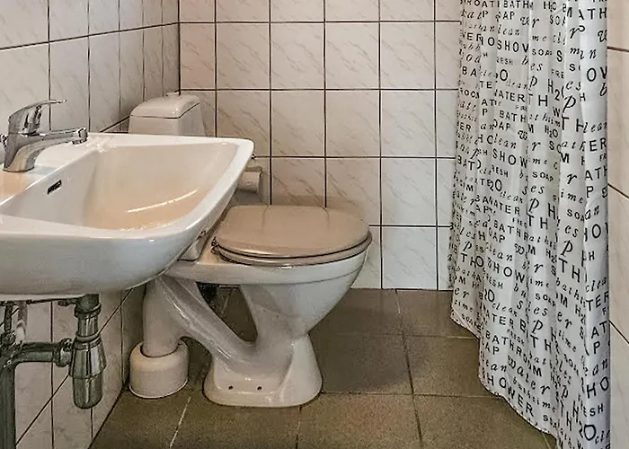 2 Bedroom Awesome In *